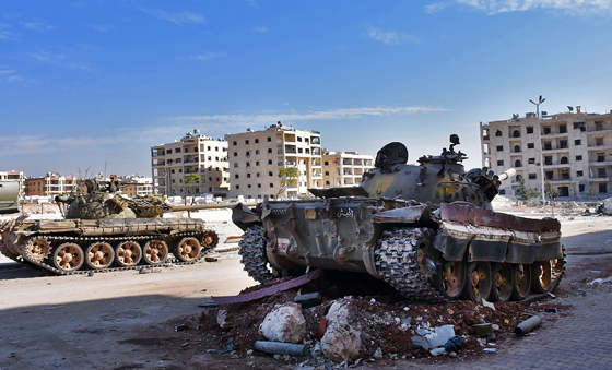 فيديو مؤثر لعملية انقاذ طفل سوري من تحت الانقاض شرقي حلب صورة رقم 3