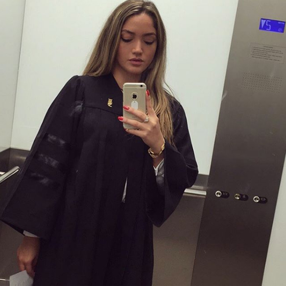 اسرائيليون يتمنون الاعتقال لتدافع عنهم هذه المحامية الحسناء المثيرة! صورة رقم 1