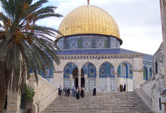 جماهير نادي الوحدات ترفع الآذان في الملعب ردا على حظره في القدس صورة رقم 4