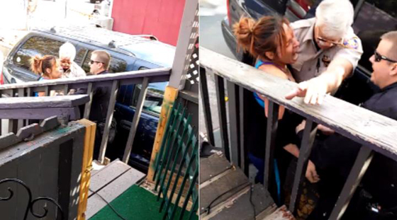 ايقاف شرطي امريكي بعد ان وجه لكمة لامرأة اثناء اعتقالها.. فيديو صورة رقم 1