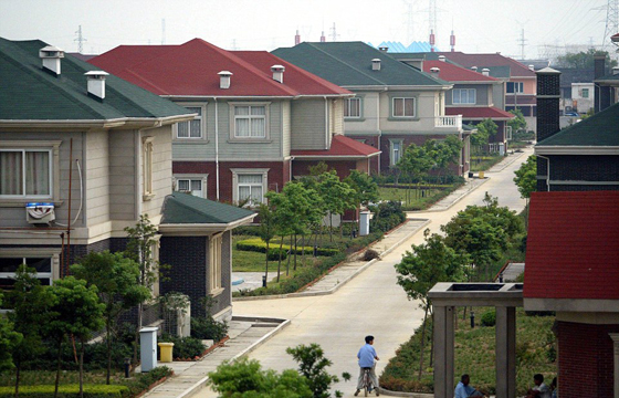 أغنى قرية في العالم: تمنح كل ساكن سيارة وفيلا صورة رقم 13