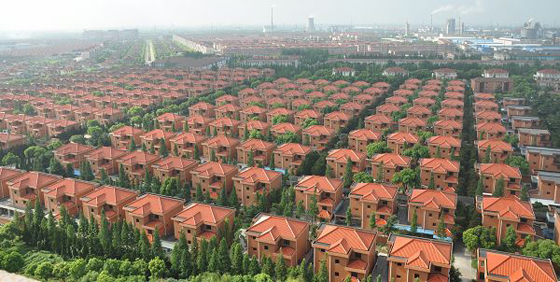 أغنى قرية في العالم: تمنح كل ساكن سيارة وفيلا صورة رقم 3