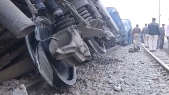 قتلى (قطار الهند) يتجاوزون الـ 90 قتيلا! صورة رقم 4