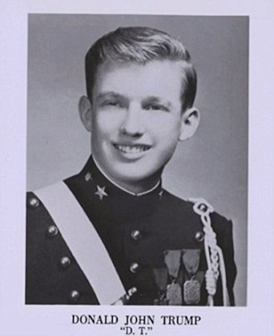 فيديو قصر ترامب الفاخر وصور طفولته وعائلته صورة رقم 5