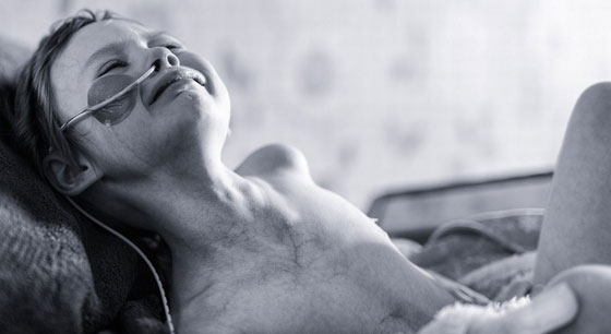 طفلة صرعها المرض الخبيث وحطم معها قلوب الملايين حول العالم صورة رقم 1