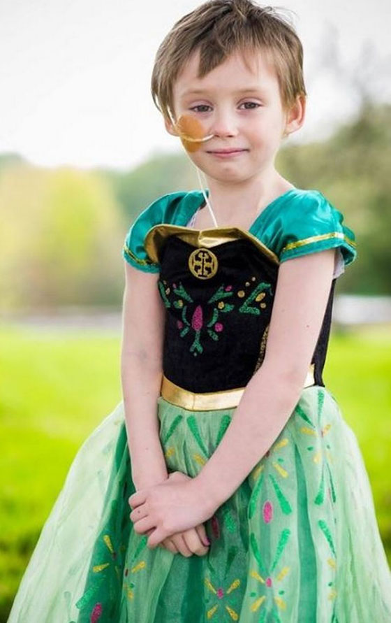 طفلة صرعها المرض الخبيث وحطم معها قلوب الملايين حول العالم صورة رقم 12