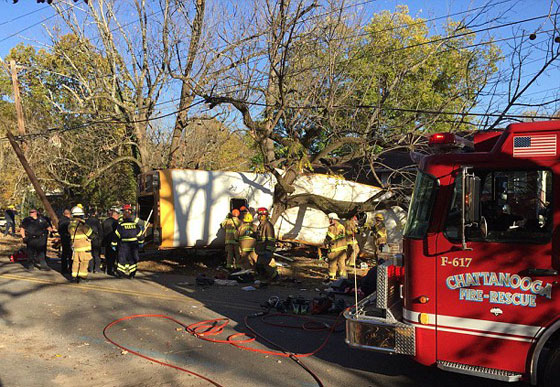 مصرع 6 اطفال في تحطم حافلة مدرسية في تنيسي الامريكية صورة رقم 2