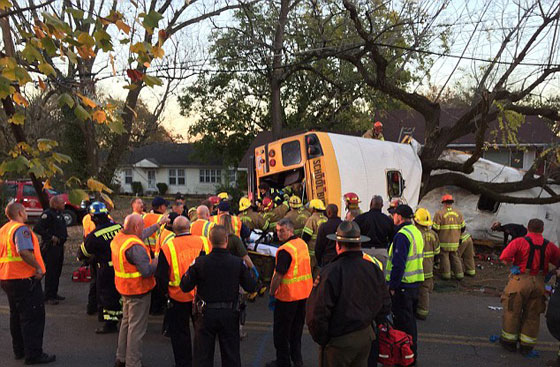 مصرع 6 اطفال في تحطم حافلة مدرسية في تنيسي الامريكية صورة رقم 4
