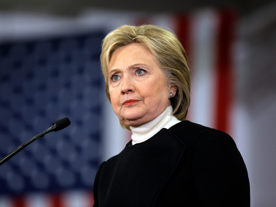 هيلاري كلينتون مواطنة عادية تتسوّق ونظرة الانكسار لا تفارق ملامحها صورة رقم 5