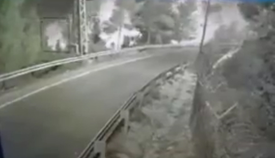 هل هذه هي الشرارة الاولى التي اشعلت الحرائق في اسرائيل؟! فيديو صورة رقم 3