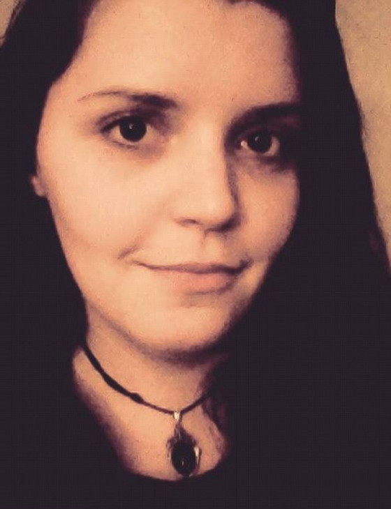 فتاة من الفضاء تعيش على الارض وتستطيع مغادرة جسدها! صور صورة رقم 2