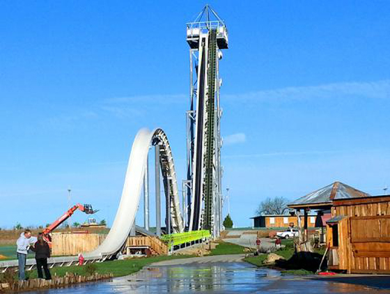 تفكيك وازالة اطول منزلق مائي في امريكا تسبب بوفاة طفل صورة رقم 5