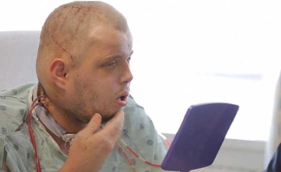 فيديو مؤثر للحظة التقاء ام بوجه ابنها المتوفى منذ نحو عام! صورة رقم 9