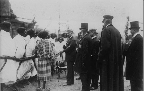  صور مزعجة جدا: بشاعة العنصرية ضد السود في حدائق الحيوان البشرية! صورة رقم 3