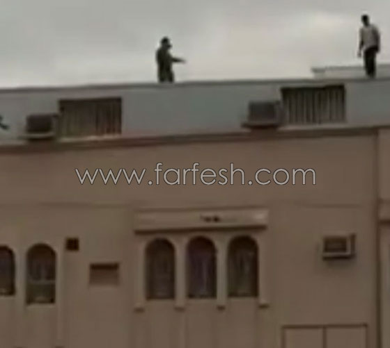 فيديو مثير.. الدفاع المدني السعودي ينقذ رجلا من الانتحار في آخر لحظة صورة رقم 2