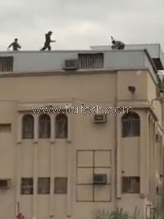 فيديو مثير.. الدفاع المدني السعودي ينقذ رجلا من الانتحار في آخر لحظة صورة رقم 4