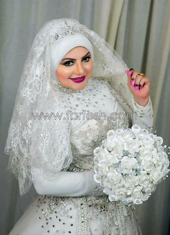 صور فساتين زفاف فنانات دخلن القفص الذهبي هذا العام.. أيها الأجمل؟ صورة رقم 17