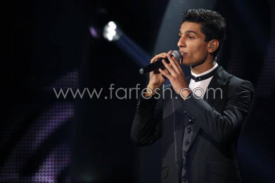 النجم الفلسطيني محمد عساف يتجول في شوارع بلده على أنغام أناديكم صورة رقم 7