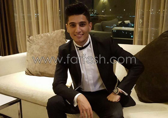 النجم الفلسطيني محمد عساف يتجول في شوارع بلده على أنغام أناديكم صورة رقم 13