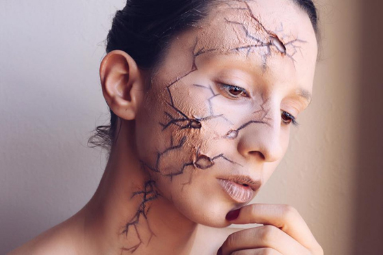   رند جارالله تدعم حقوق المرأة باستخدام مساحيق التجميل  صورة رقم 9