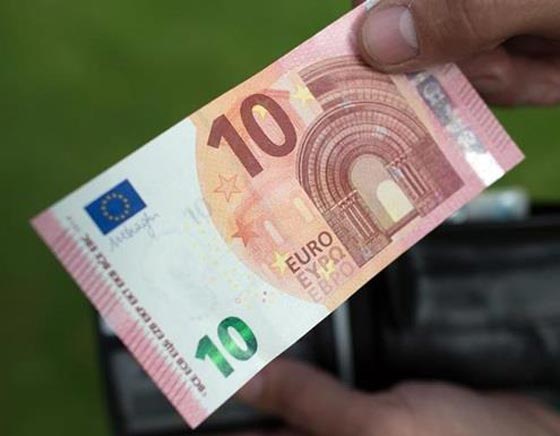  العثور على نقود مزيفة بقيمة 13 مليون يورو في قاع سد مائي صورة رقم 3