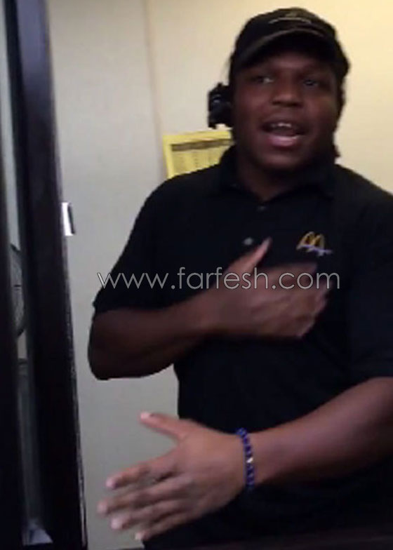 الفيديو.. موظف ماكدونالدز يصاب بحالة من الهلع عند رؤية عنكبوت  صورة رقم 4