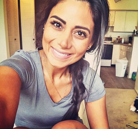 فيديو مؤثر.. مساعدة طيار الكولومبية عارضة ازياء قتلت في اول رحلة لها صورة رقم 2