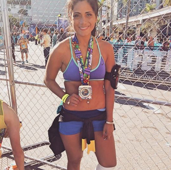 فيديو مؤثر.. مساعدة طيار الكولومبية عارضة ازياء قتلت في اول رحلة لها صورة رقم 13