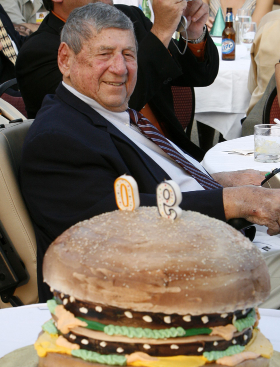 ماكدونالدز تعلن عن وفاة مخترع وجبة بيج ماك.. ماذا عن الخلطة السرية؟! صورة رقم 4