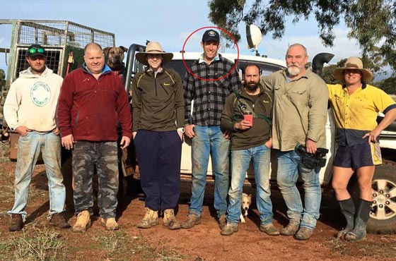 فيديو مثير.. شاهد اللكمة التي وجهها هذا الرجل لكنغر وانقذ كلبه صورة رقم 4