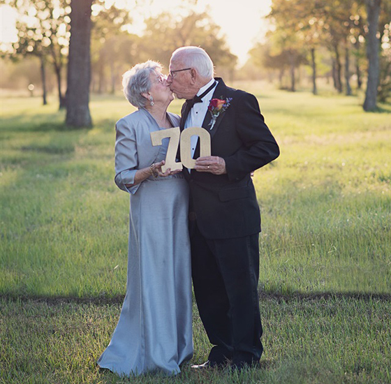 صور زفاف عجوزين انيقين انتظرا 70 عاما لتخليد ذكرى زواجهما  صورة رقم 1