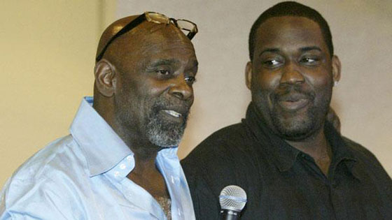  كريس غاردنر.. قصة المشرد الذي أصبح مليونيرا  صورة رقم 7