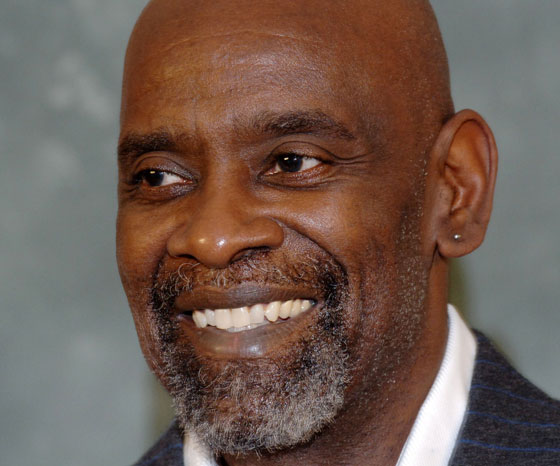  كريس غاردنر.. قصة المشرد الذي أصبح مليونيرا  صورة رقم 2