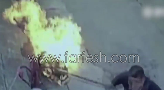 عجوز شجاع يبعد اسطوانة غاز مشتعلة وينقذ عائلة من الهلاك.. فيديو صورة رقم 5