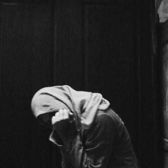 ابعاد فتاة مغربية عن امها بعد ان اعتدت عليها بالضرب لرفضها الحجاب صورة رقم 2