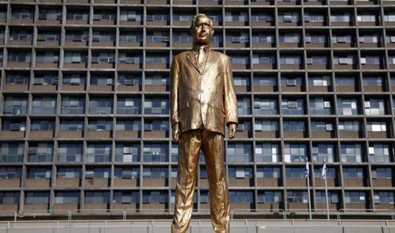 الملك بيبي.. طوله 4 امتار ويرتبط بالزعماء الشموليين صورة رقم 7