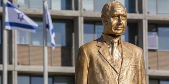 الملك بيبي.. طوله 4 امتار ويرتبط بالزعماء الشموليين صورة رقم 8