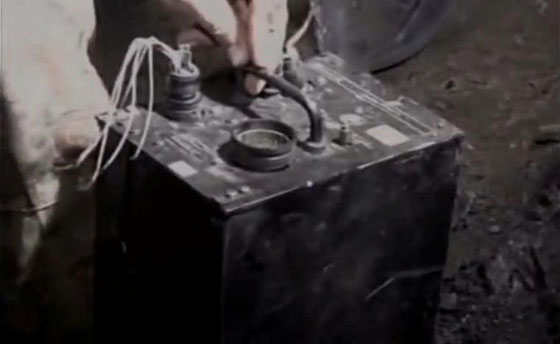  صور مؤلمة: تحطم طائرة باكستناية اصطدمت بجبل ومقتل جميع ركابها  صورة رقم 5