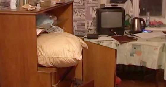  اين الامومة؟ تركت طفليها يموتان وحدهما في البيت وغابت مع عشيقها 9 ايام! صورة رقم 9