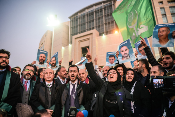  تركيا تسقط ملاحقة 4 ضباط اسرائيليين قتلوا 10 اتراك على سفينة مرمرة صورة رقم 4