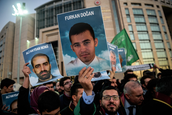  تركيا تسقط ملاحقة 4 ضباط اسرائيليين قتلوا 10 اتراك على سفينة مرمرة صورة رقم 6