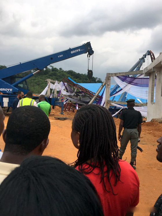 نيجيريا.. انهيار سقف كنيسة على رؤوس المصلين ومقتل العشرات صورة رقم 11