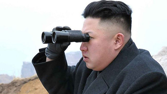 الزعيم الكوري كيم جونغ يشرف على تدريب للهجوم على 