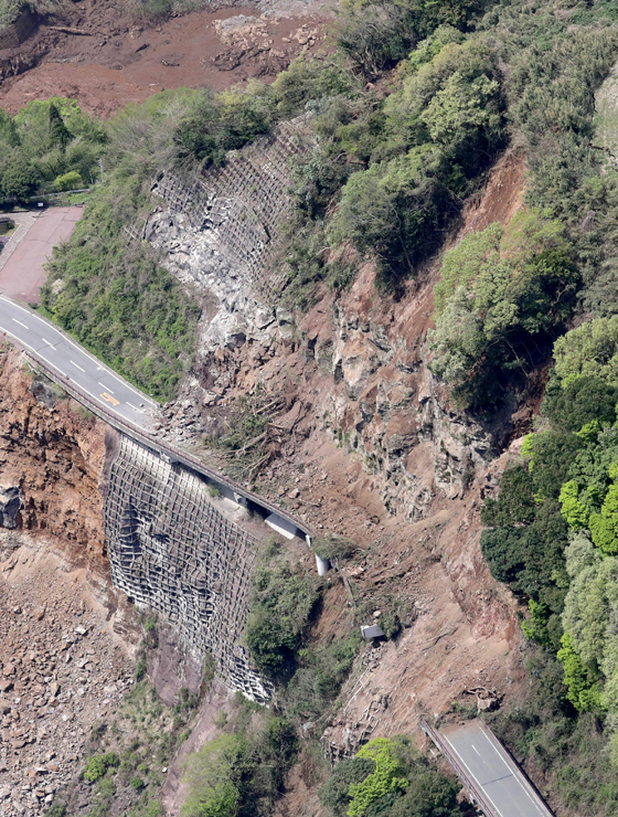 كوارث عام 2016 قتلت 10 الاف انسان وكلفت 158 مليار دولار صورة رقم 31