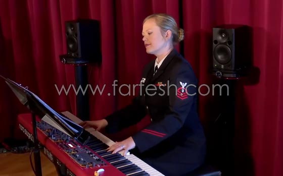 فيها حاجة حلوة.. تؤديها فرقة البحرية الامريكية بالعربي المكسر صورة رقم 5