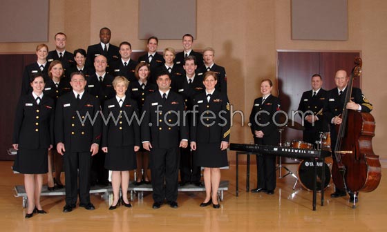 فيها حاجة حلوة.. تؤديها فرقة البحرية الامريكية بالعربي المكسر صورة رقم 7