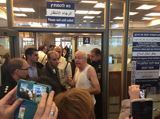 الكنيست الاسرائيلي يتراجع عن نظام حظر التنورة القصيرة في البرلمان صورة رقم 1