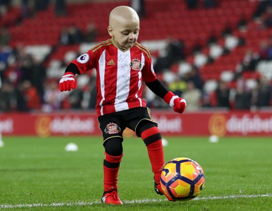 مؤثر جدا.. طفل يبعث الامل في الآخرين وهو يحتضر من السرطان صورة رقم 9