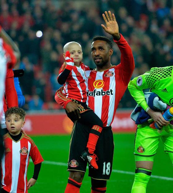 مؤثر جدا.. طفل يبعث الامل في الآخرين وهو يحتضر من السرطان صورة رقم 11