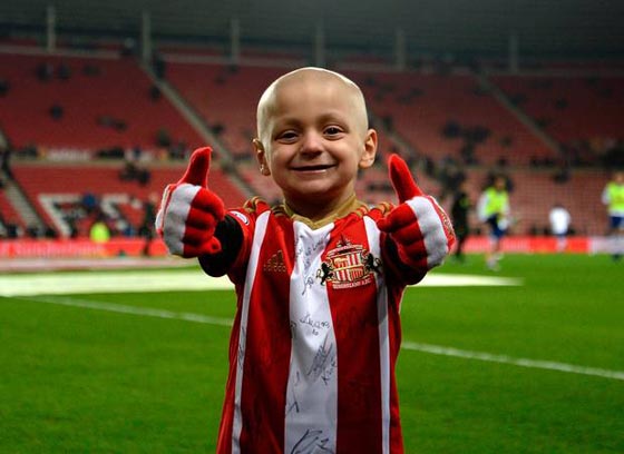 مؤثر جدا.. طفل يبعث الامل في الآخرين وهو يحتضر من السرطان صورة رقم 4